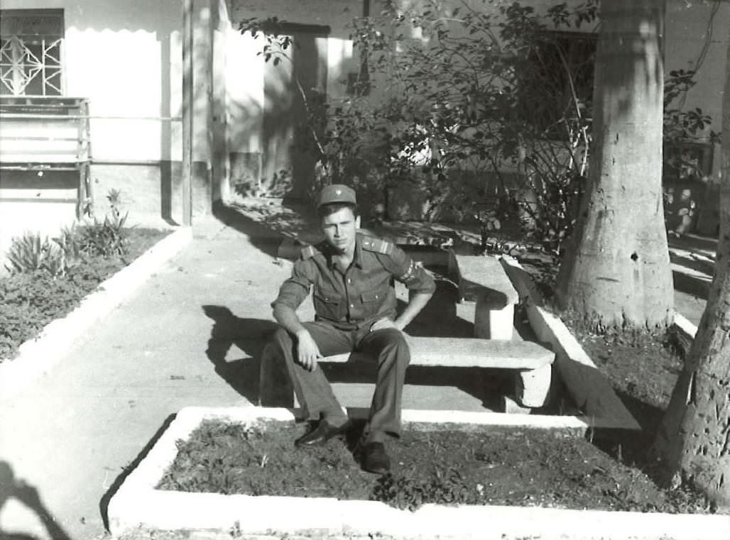 Вход в клуб, наряд, зима 1989 года