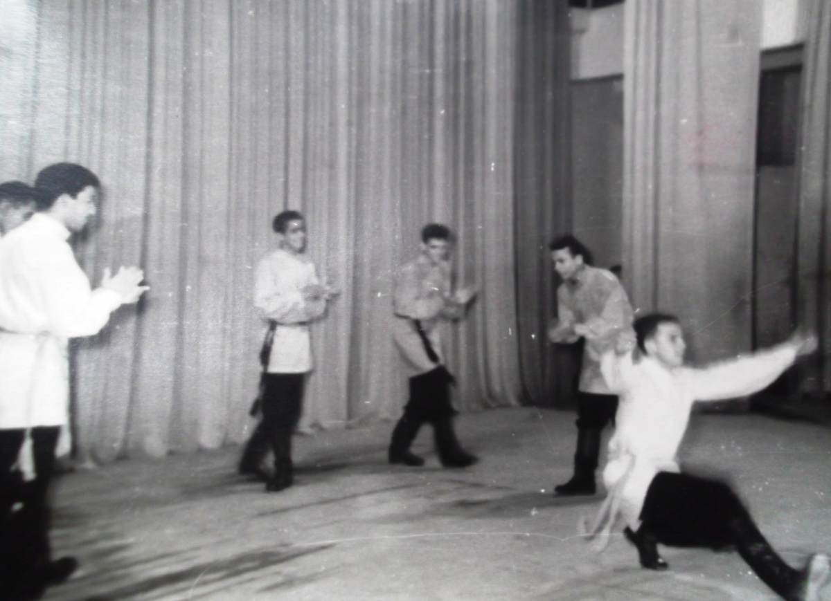 В клубе