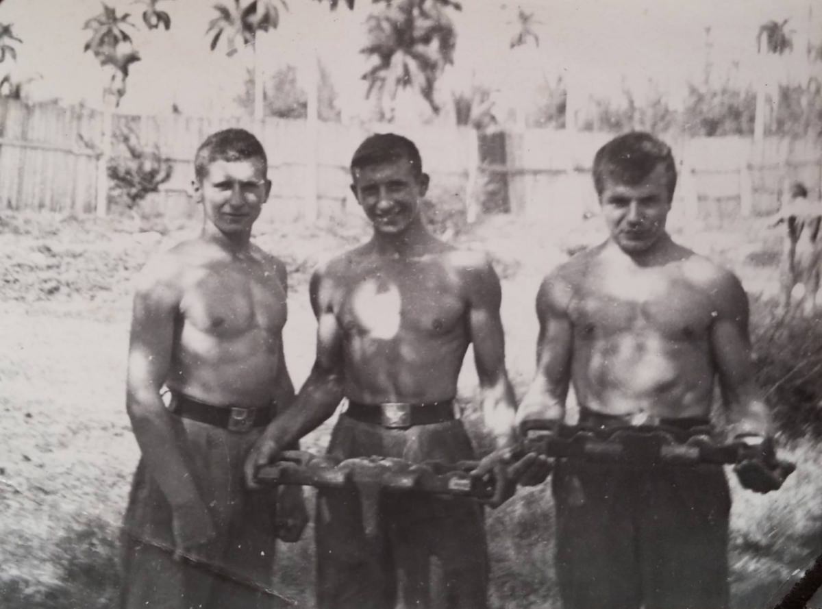 На спортгородке