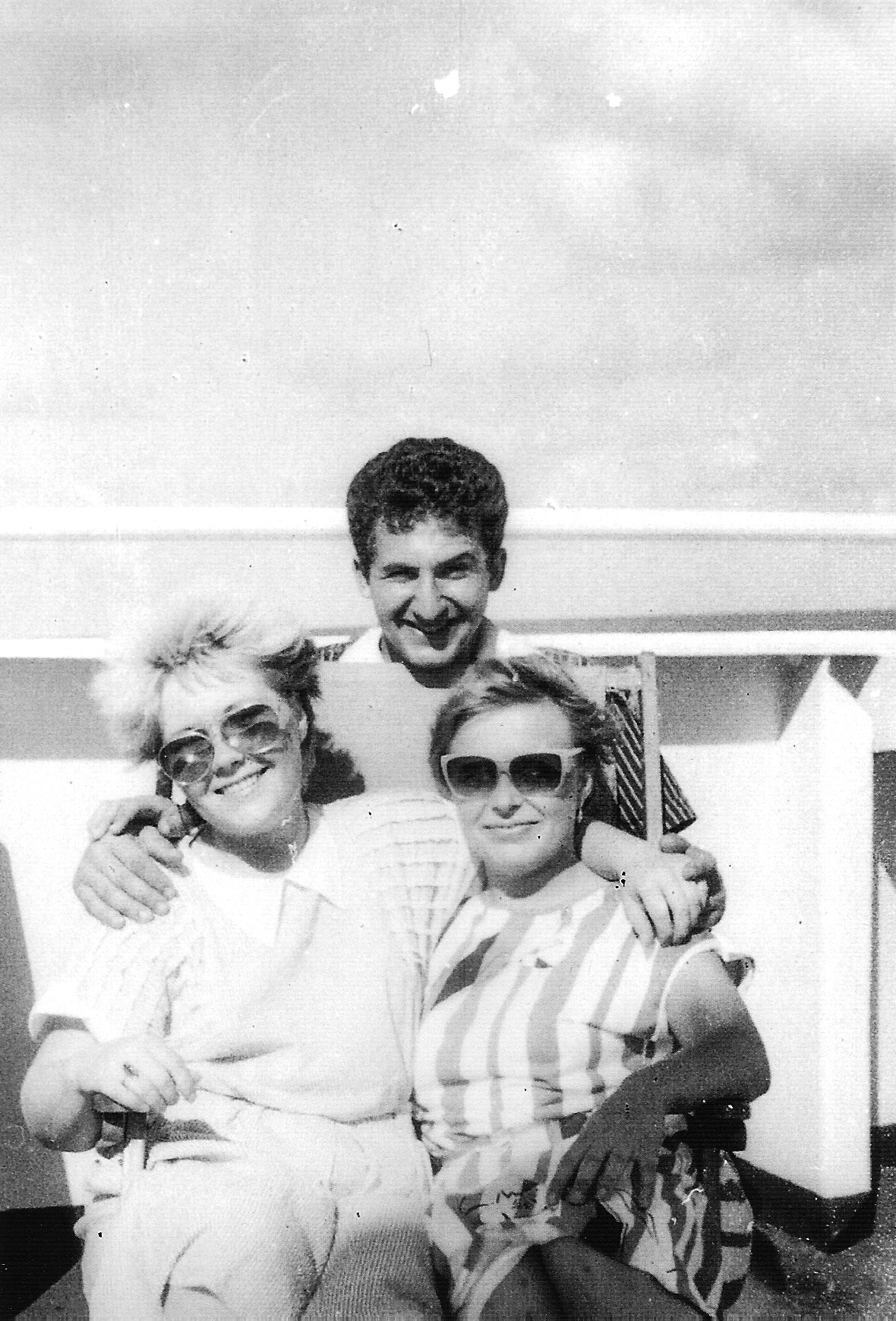На теплоходе "Алла Тарасова", октябрь 1987