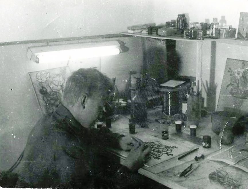 В склепе