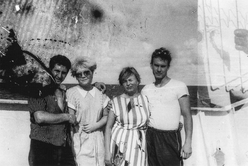 На теплоходе "Алла Тарасова", октябрь 1987